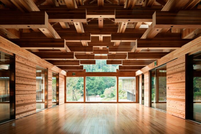 Перспективное использование деревянных панелей в современном строительстве