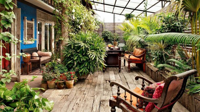 Использование зелени для создания уютных и стильных вертикальных садов на балконах и террасах