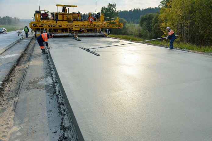 Свойства и преимущества бетонных дорожных покрытий